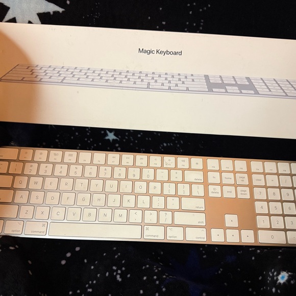 Apple Magic Keyboard with Numeric Keypad (Wireless Rechargable)